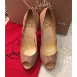 Christian Louboutin Nude Pump